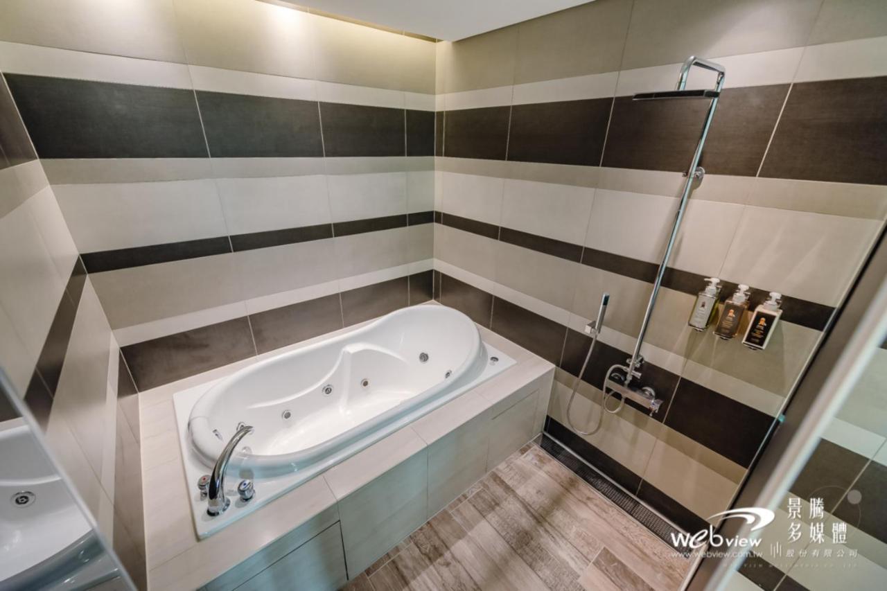 Hotel 玩行旅台北館 à Taipei Extérieur photo