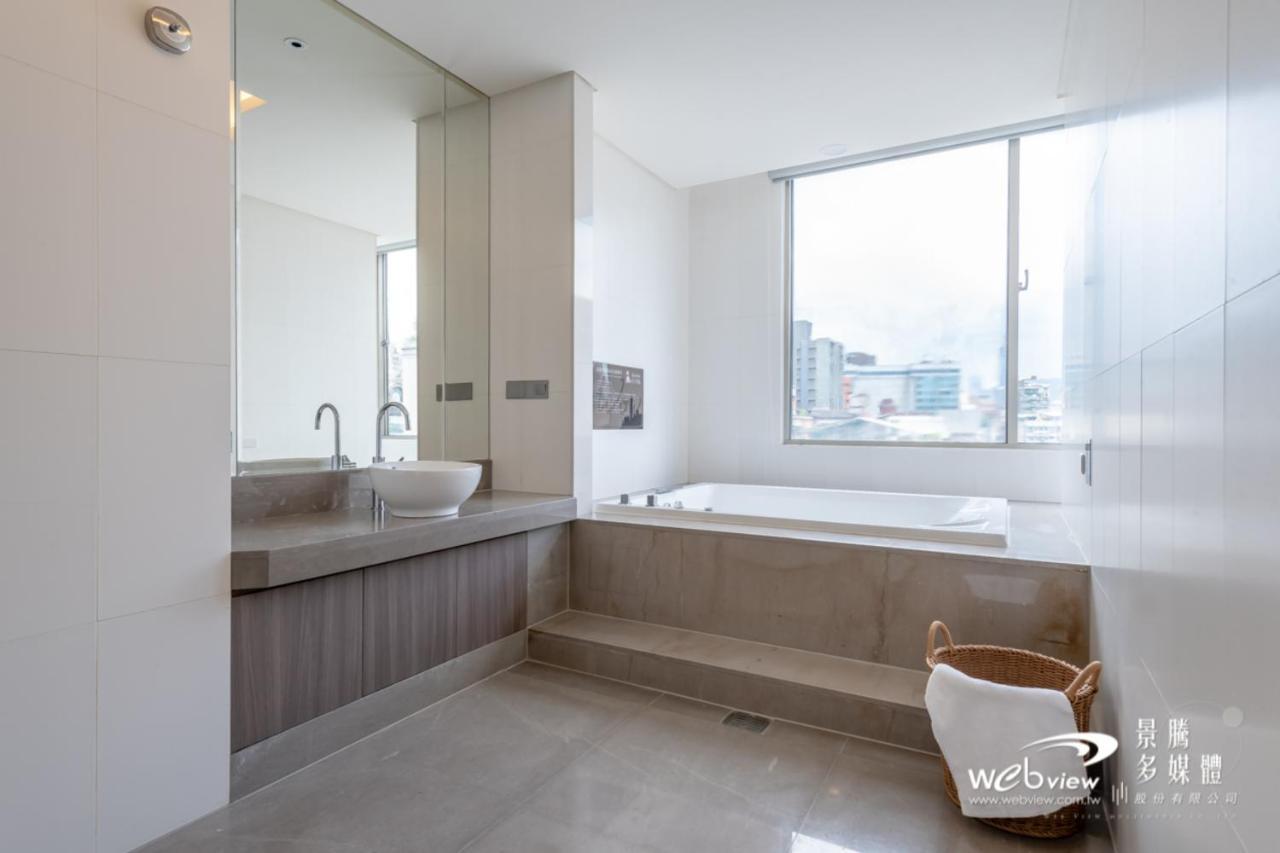 Hotel 玩行旅台北館 à Taipei Extérieur photo
