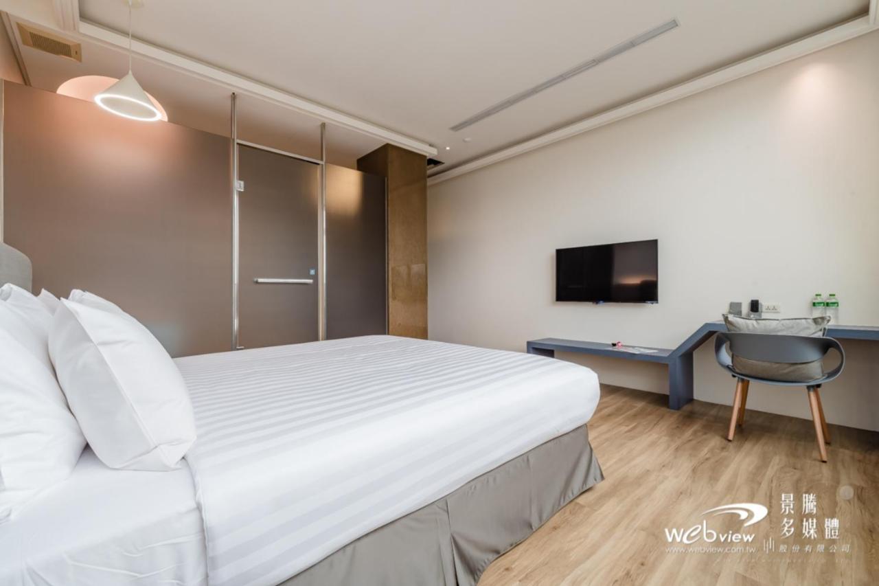 Hotel 玩行旅台北館 à Taipei Extérieur photo