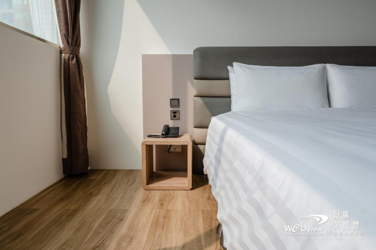 Hotel 玩行旅台北館 à Taipei Extérieur photo